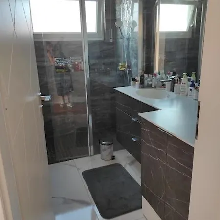 Апартаменты Grand F3 Cosy Proche Du Centre-ville